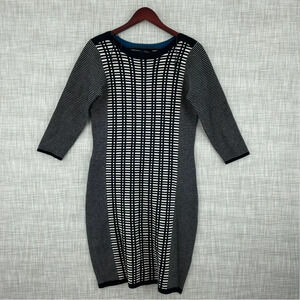 Just Taylor 3/4 Sleeve round neck sweater midi dress Size medium 0085